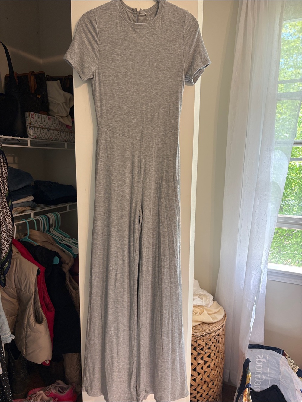 Gray Short-Sleeve Wide-Leg Ribbed Jumpsuit with Zipper